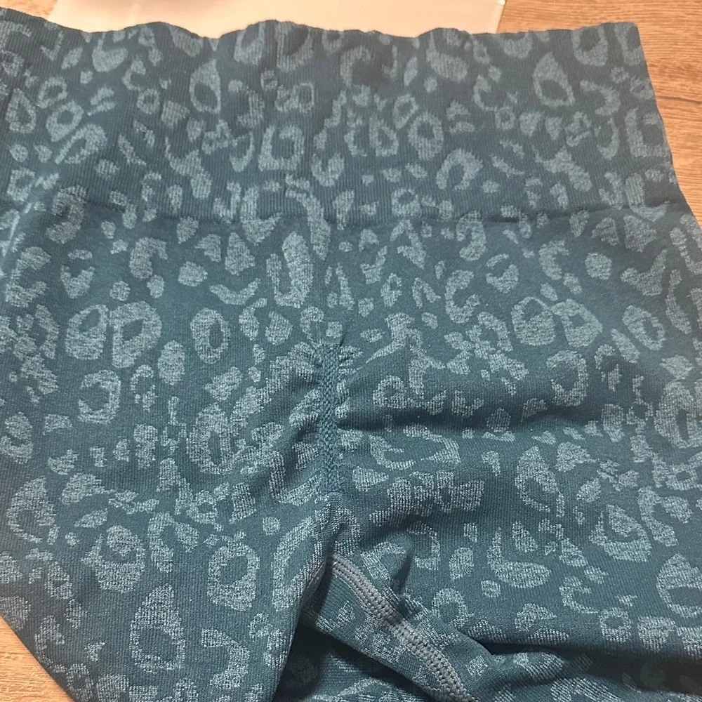 Stylish Blue Patterned Women's leggings size small nwot